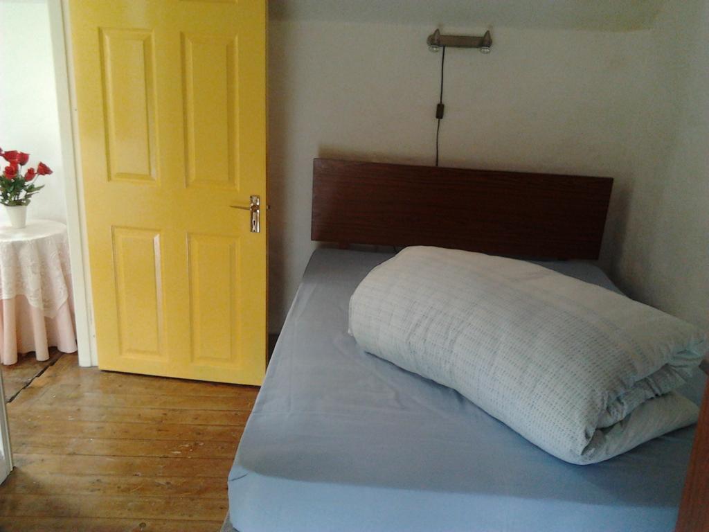 Westland Traditional Cottage Dated 1700'S Ardea Room photo