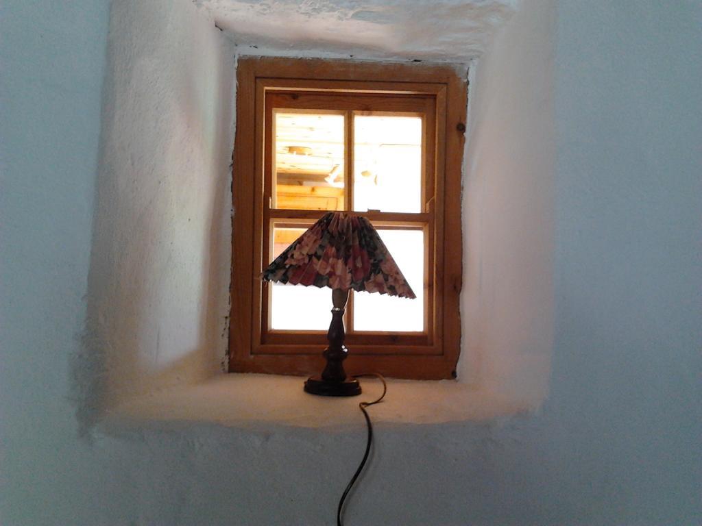 Westland Traditional Cottage Dated 1700'S Ardea Room photo