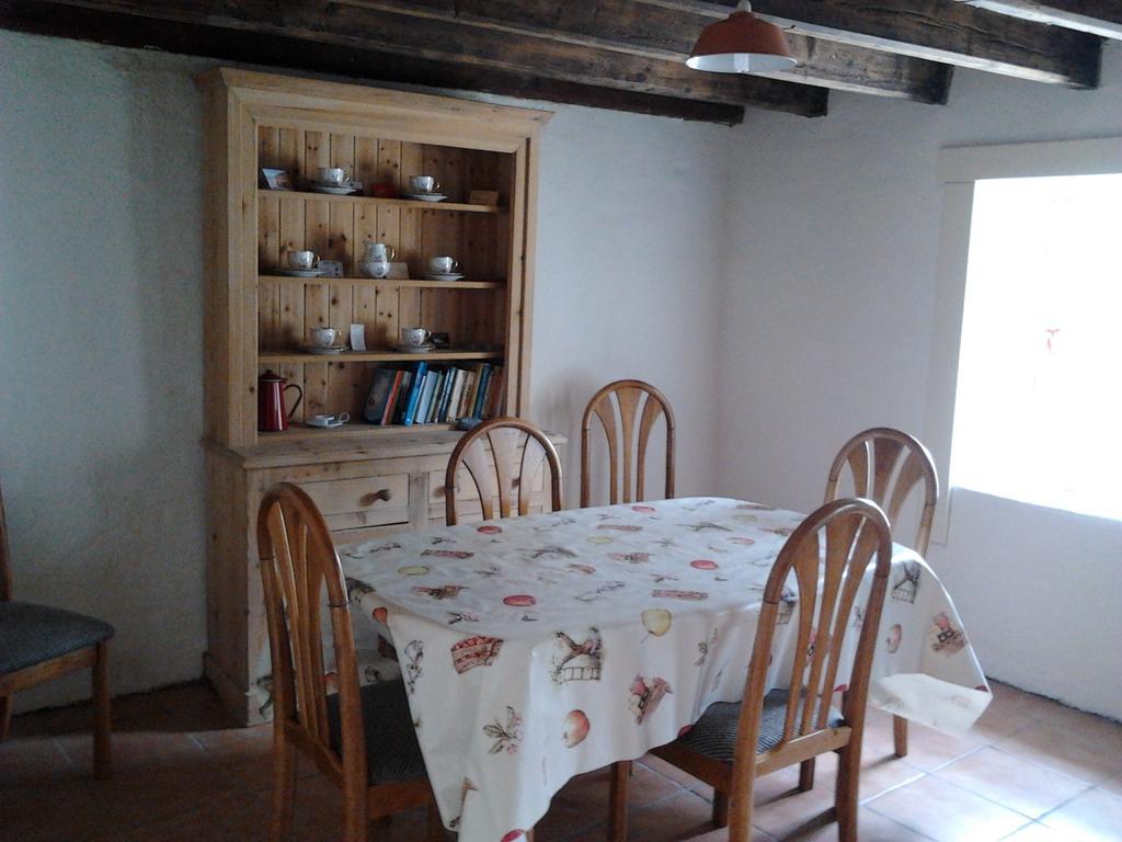 Westland Traditional Cottage Dated 1700'S Ardea Room photo